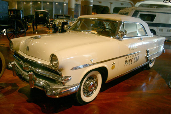 Ford Sunliner Convertible (1953) at Henry Ford Museum. Dearborn, MI.