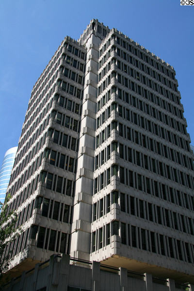 900 West Hastings (1966) (15 floors). Vancouver, BC. Architect: Thompson, Berwick, Pratt & Partners.
