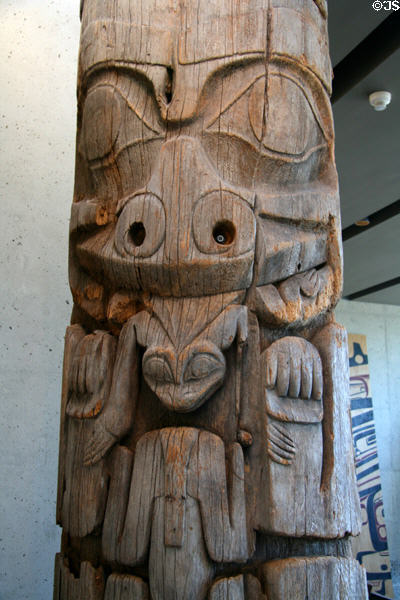 Southern Kwagiutl house posts (c1906) by Quatsino Hansen at Museum of Anthropology at UBC. Vancouver, BC.