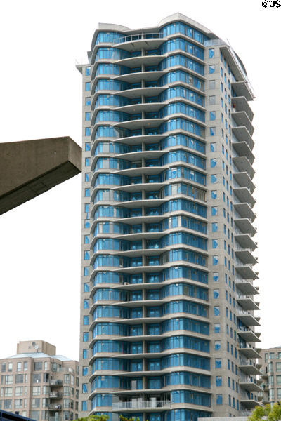 Marinus (2008) (33 floors) (888 Carnarvon St.). New Westminster, BC. Architect: VIA Architecture.