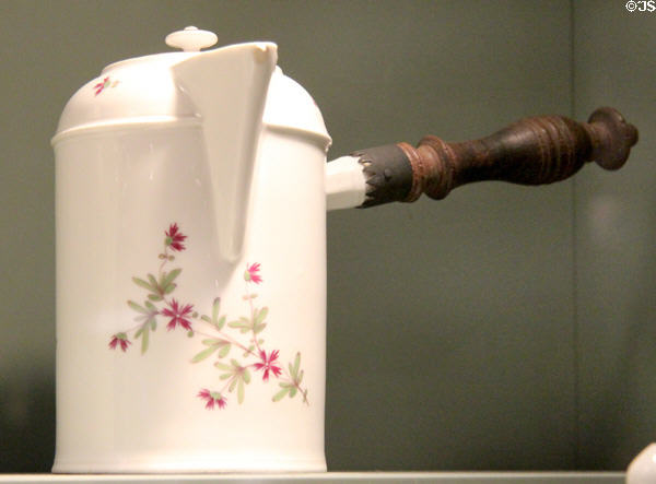 Porcelain chocolate pot (c1785-90) by Höchst of Frankfurt am Main at Gardiner Museum. Toronto, ON.