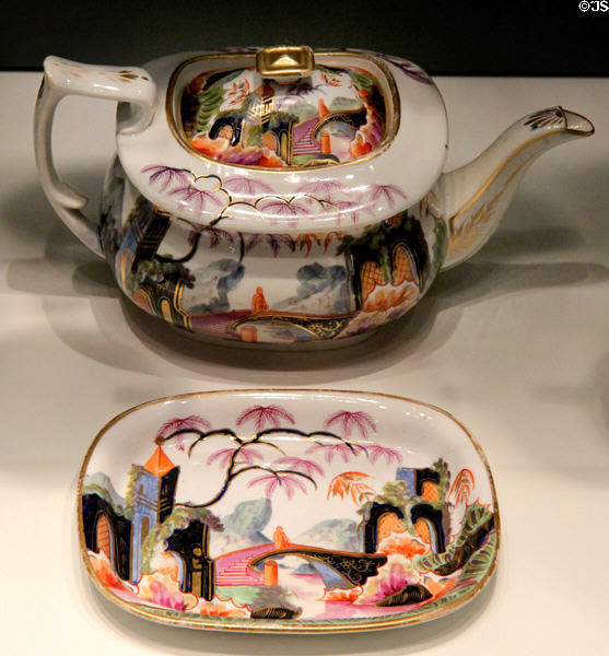 Bone china teapot & stand painted with Chinese garden bridge (c1815-6) by Minton of Stoke-on-Trent, England at Gardiner Museum. Toronto, ON.