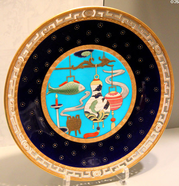 Bone china plate in Japonesque style (1880) by Minton of Stoke-on-Trent, England at Gardiner Museum. Toronto, ON.