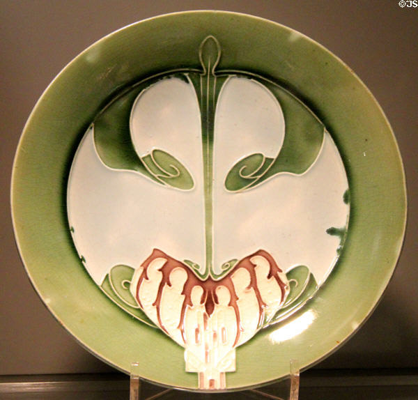 Earthenware plate in Secessionist style (1903) by Minton of Stoke-on-Trent, England at Gardiner Museum. Toronto, ON.