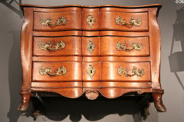 Tiger maple & pine bow front chest of drawers (lat 18thC) from Quebec at Montreal Museum of Fine Arts. Montreal, QC.