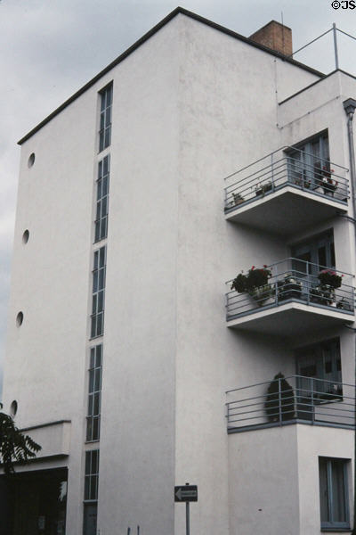 Konsum Building (1928) (on Damashkes Strasse). Dessau, Germany. Style: Bauhaus. Architect: Walter Gropius.