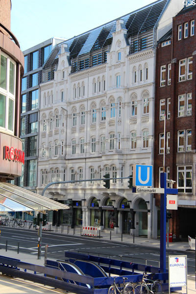 Building on Dammtorstraße at Gänsemarkt. Hamburg, Germany.