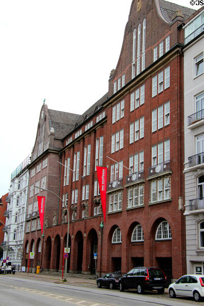 Headquarters Handwerkskammer (Chamber of Crafts) (1912-15) governing body for a wide variety of crafts people in Hamburg. Hamburg, Germany.