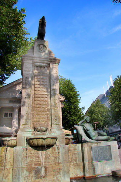 Mönkeberg Fountain (1926) by Georg Wrba & Fritz Schumacher with Elbphilharmonie Kulturcafé in background. Hamburg, Germany.