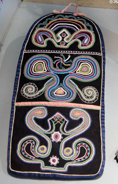 Beaded native ladies purse (early 20thC) from Labrador, Canada at Five Continents Museum. Munich, Germany.
