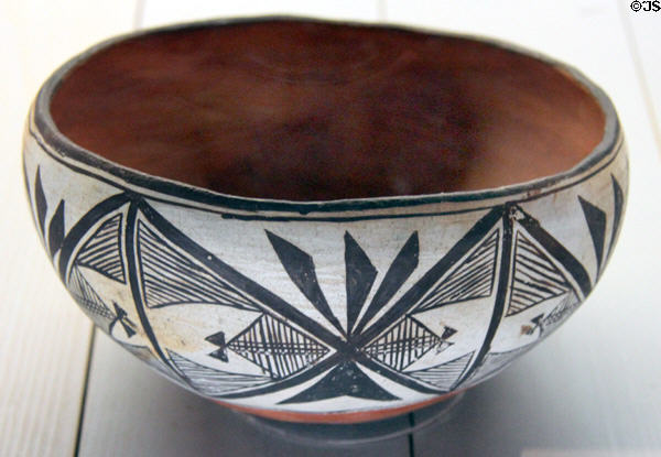 Ceramic Zuni painted bowl (19thC) from Southwest USA at Five Continents Museum. Munich, Germany.