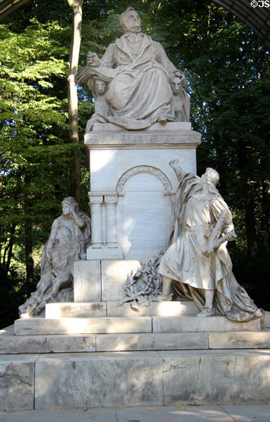 Richard Wagner monument (1903) by Gustav Eberlein on Tiergartenstrasse. Berlin, Germany.