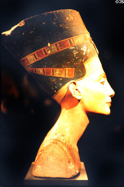 Side view of bust of Egyptian Queen Nefertiti (c1360 BCE) taken a Egyptian Museum in 2002, now moved to Neues Museum. Berlin, Germany.