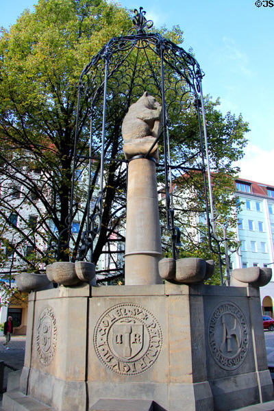 Bear Fountain Nikolaikirchplatz in Nikolaiverteil. Berlin, Germany.