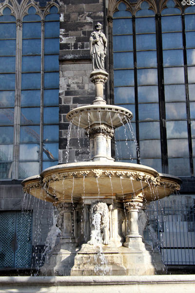 St Peter's fountain on south side of Köln Cathedral. Köln, Germany.