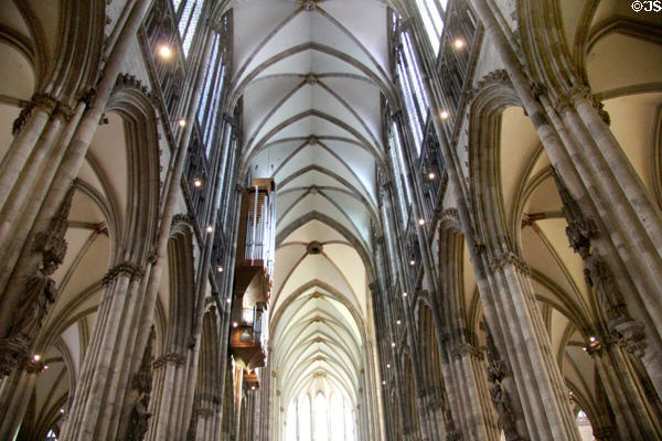 Nave of Köln Cathedral. Köln, Germany.