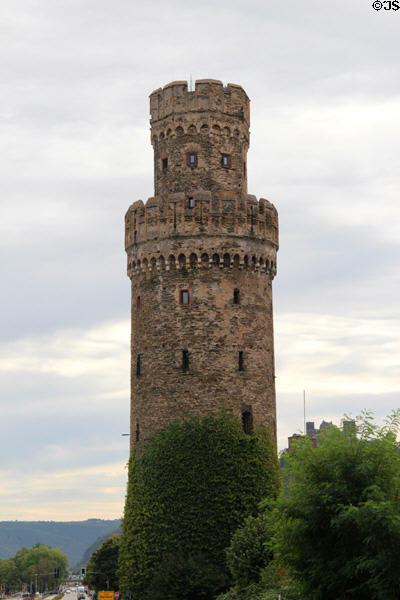 Ochsenturm (Ox Tower) (1356) overlooking Rhine. Oberwesel, Germany.