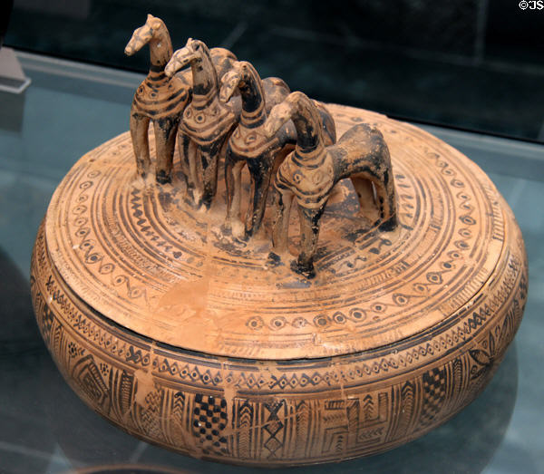 Greek terracotta pyxis with four horses (750-700 BCE) from Athens Antikensammlungen. Munich, Germany.