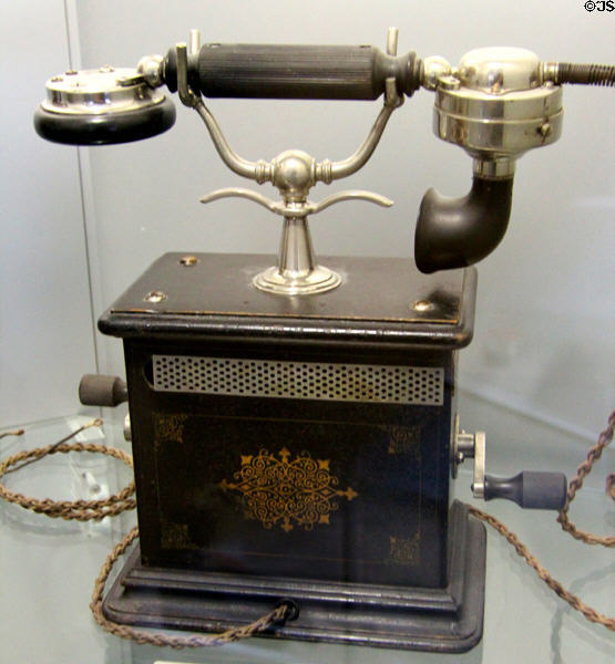 Desk telephone with local battery (c1905) by E. Zwietusch & Co., Berlin at Deutsches Museum. Munich, Germany.
