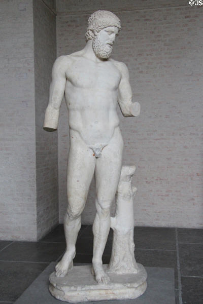 Munich king marble statue (c460 BCE) Roman copy of Greek original at Glyptothek. Munich, Germany.