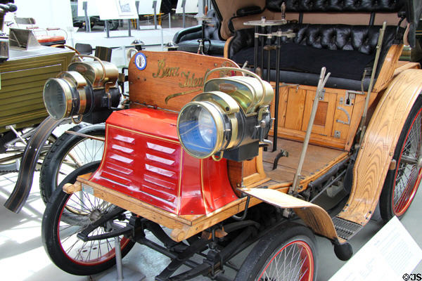 Benz Ideal (1901) by Benz & Co Rheinische Gasmotoren-Fabrik AG of Mannheim at Deutsches Museum Transport Museum. Munich, Germany.