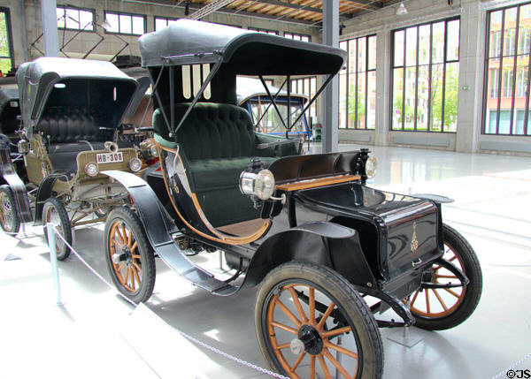 Baker Electric Vehicle (1908) by Baker Motor Vehicle Co from Cleveland, OH at Deutsches Museum Transport Museum. Munich, Germany.