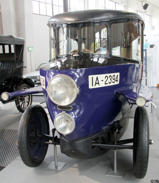 Rumpler Teardrop aerodynamic car (1922) by Rumpler Motor Co from Berlin at Deutsches Museum Transport Museum. Munich, Germany.