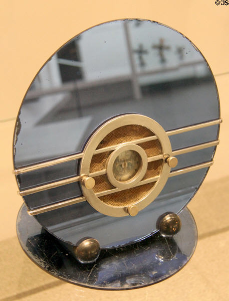 Bluebird radio (1934) by Walter Dorwin Teague of Sparton Corp. of Jackson, MI at Pinakothek der Moderne. Munich, Germany.