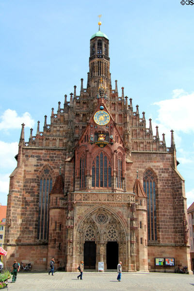 Western facade Frauen Kirche (1506-8). Nuremberg, Germany. Architect: Adam Kraft.