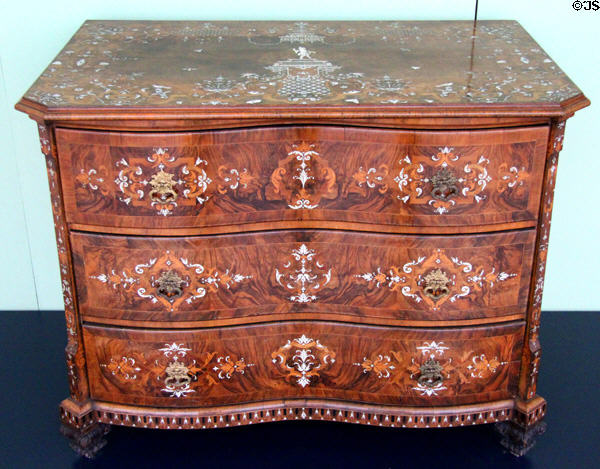 Bow-front dresser commode (c1736) by Ludwig Heinrich Rohde from Mainz at Germanisches Nationalmuseum. Nuremberg, Germany.