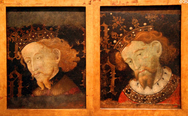 Portraits (1427) of Kings of Aragon Jaume I el Conqueridor & Alfons II el Liberal by Gonçal Peris Sarrià at Museu Nacional d'Art de Catalunya. Barcelona, Spain.