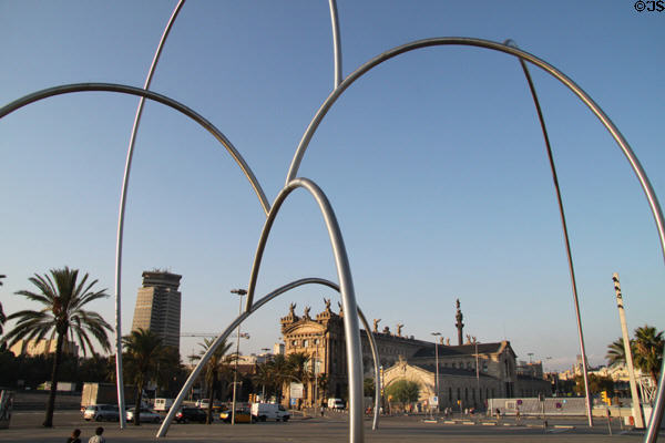 Onades (Waves) sculpture (2003) by Andreu Alfaro connects Plaça del Carbó with Moll de Sant Bertran. Barcelona, Spain.