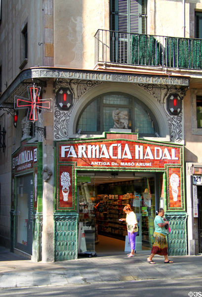 Farmacia Nadal (former farmacia Dr. Masó i Arumí) (1850 & 1918) (Rambla 121). Barcelona, Spain. Architect: Ramon Puig i Gairalt.