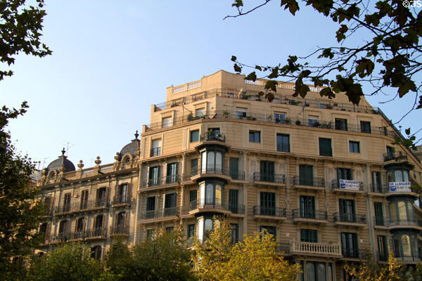 Corner building (1904-1910) (Rambla de Catalunya 77). Barcelona, Spain. Architect: Josep Domènech i Estapà.