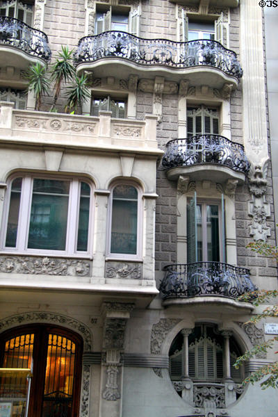Casa Pons (1911) (Balmes 87). Barcelona, Spain. Architect: Josep Maria Barenys i Gambús.