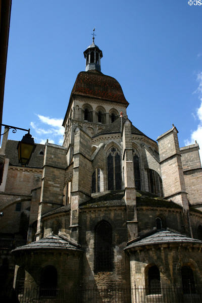 Collegiale Notre Dame (1120). Beaune, France. Style: Burgundian Romanesque.