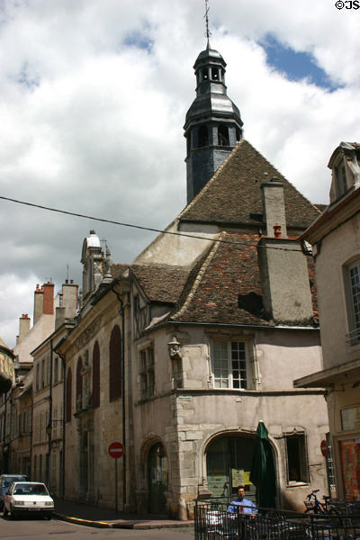 Street scene on rue de Lorraine with Chapelle de la Charité on corner. Beaune, France.