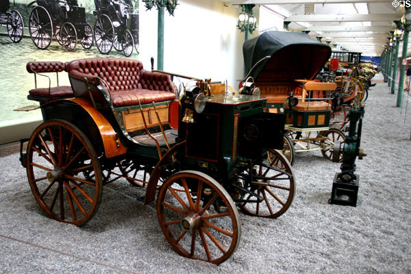 Panhard-Levassor (1894) open single-seat carriage, France; 20km/h (2 cylinders) in Schlumpf National Automobile Museum. Mulhouse, France.