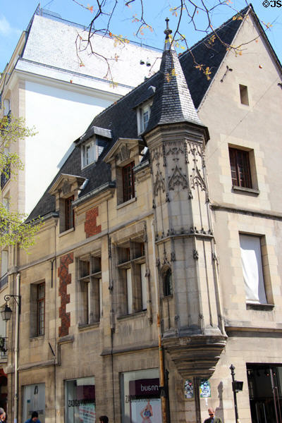 Maison de J. Hérouët (54 Rue Vieille du Temple). Paris, France.