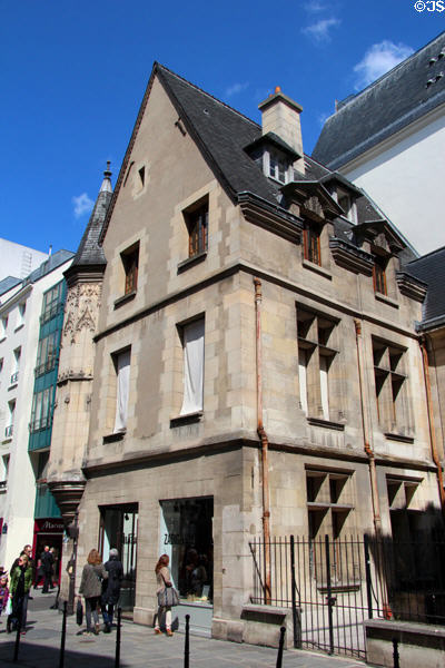 Maison de J. Hérouët (54 Rue Vieille du Temple). Paris, France.
