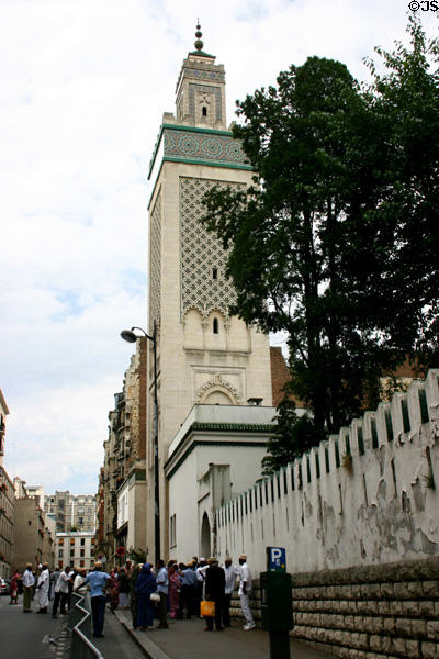 Minaret of Grand Mosque of Paris. Paris, France.