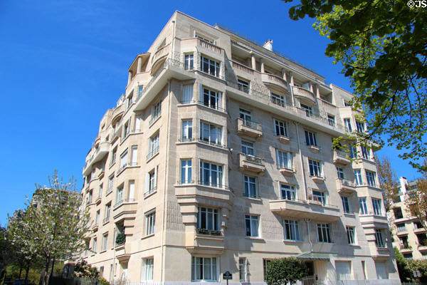 Art Deco residence along Seine (34 Ave. du Président Kennedy) near Pont de Bir-Hakeim. Paris, France.