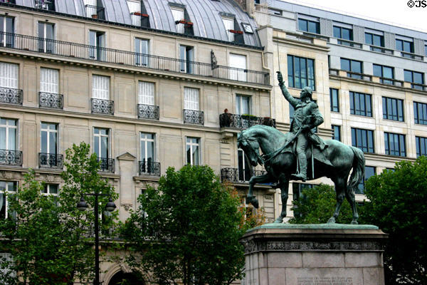 Equestrian statue of George Washington (1900) by Daniel Chester French (Place d'Iéna). Paris, France.
