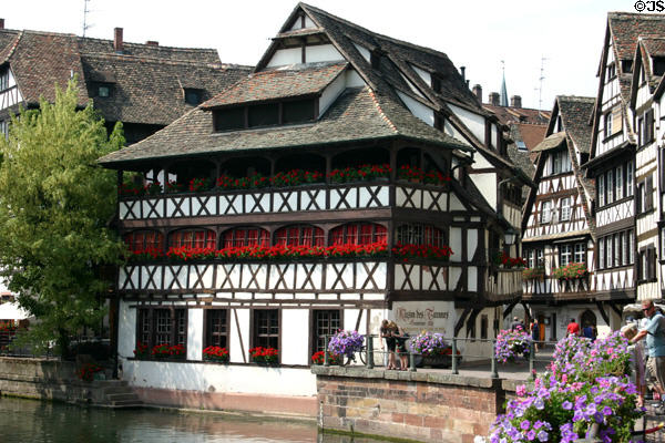 Maison des Tanneurs beside L'Ill River. Strasbourg, France.