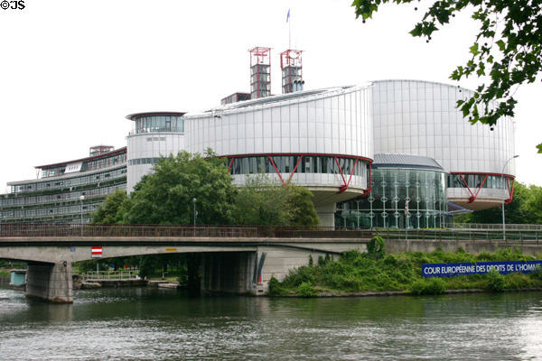 European Court of Human Rights (1995). Strasbourg, France. Style: modern. Architect: Richard Rogers.