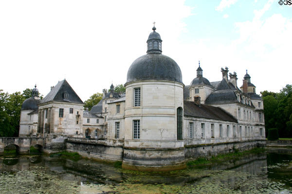 Moat & Chateau de Tanlay. Tonnerre, France.