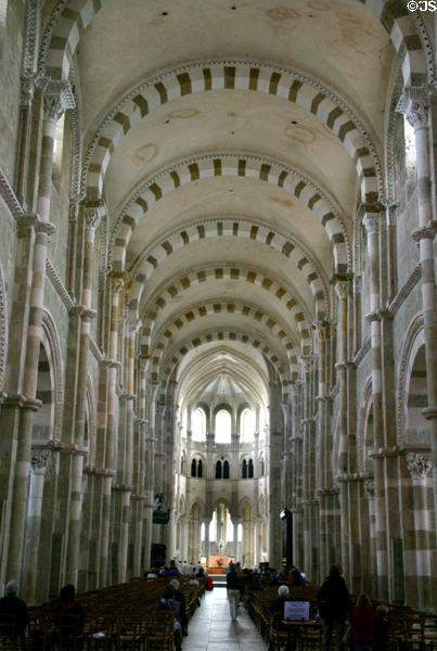 Basilique Ste-Madeleine (1215) (UNESCO) start of a route to Santiago de Compostella was founded by St. Bernard. Vézelay, France. Style: Romanesque-Gothic.