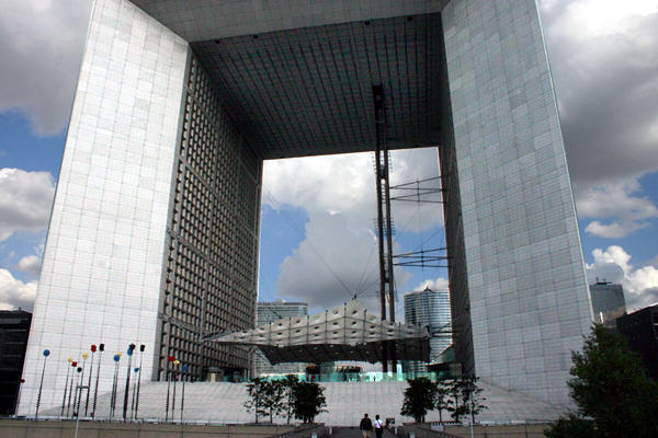 La Grande Arche (1989) (35 floors) at La Défense. Paris, France. Architect: Johan-Otto Von Spreckelsen & Paul Andreu.