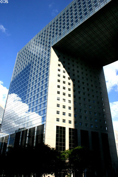 Archway of Pacific tower (1992) at La Défense. Paris, France. Architect: Kisho Kurokawa.