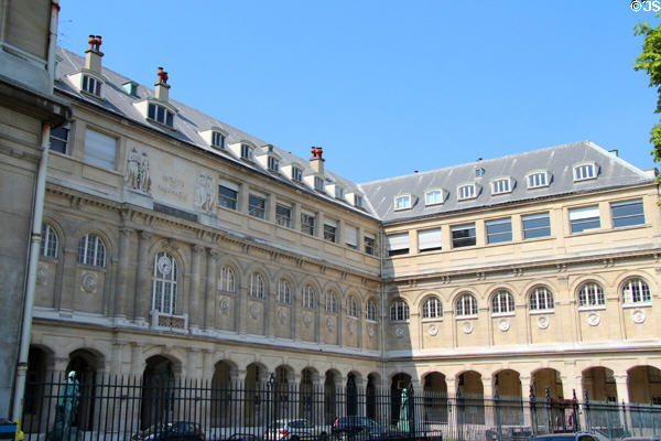 Faculty of Pharmacie building (Av. de l'Observatoire). Paris, France.